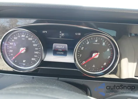 2018 Mercedes-Benz E 300 z USA, uszkodzony, nr VIN WDDZF4JB5JA332305